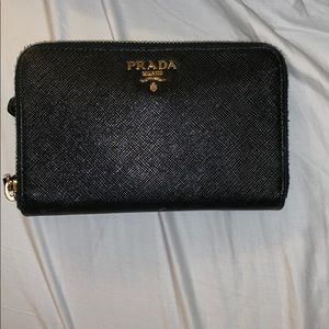 Prada saffiano wallet